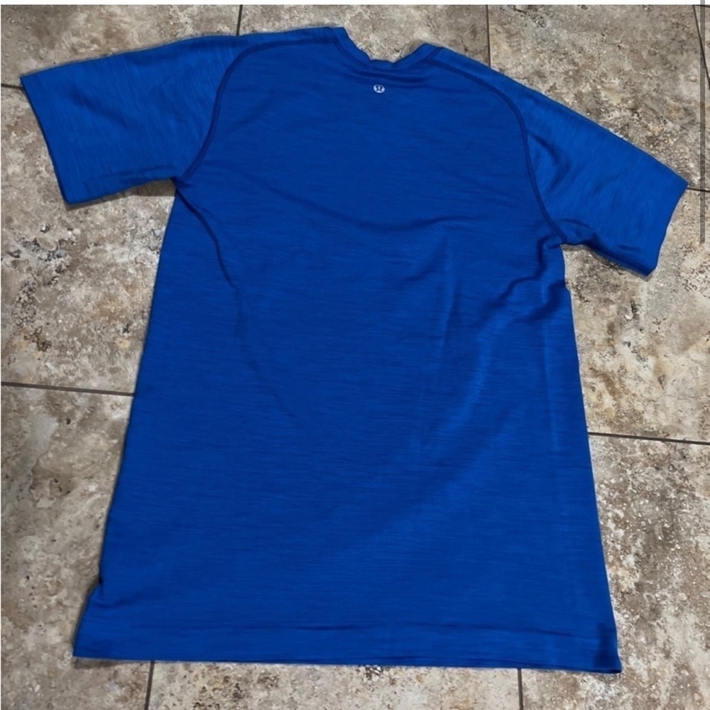 Lululemon Metal Vent Tech Short Sleeve Dark
Royal / Baltic Blue - Picture 2 of 4